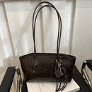 Bolsa de Ombro Feminina Retrô Texturizada